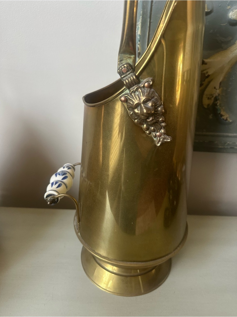Vintage brass coal ash scuttle bucket with porcelain handles - Picture 6 of 10